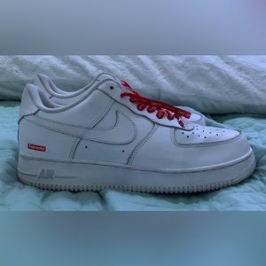 Supreme air force 1’s